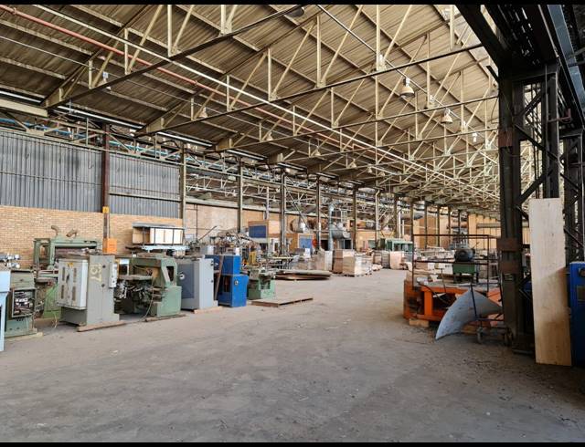 2,434M² WAREHOUSE TO LET IN WADEVILLE